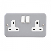 ELEX 2g 13a Metal clad Switched Socket