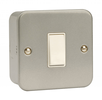 Click Essentials 10AX 1 Gang Intermediate Plate Switch Metal Clad