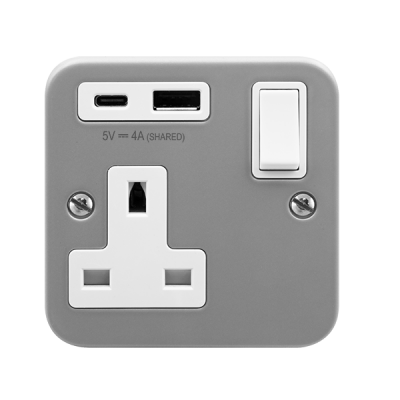 Click Essentials 13A 1 Gang Switched Socket Outlet With Type A & C USB (4A) Metal Clad