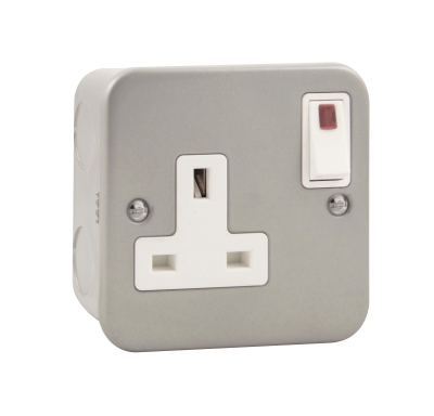 Click Essentials 13A 1 Gang DP Switched Socket Outlet With Neon Metal Clad