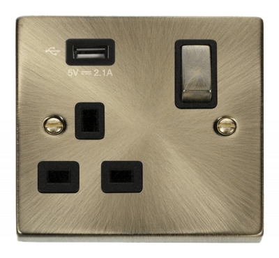 Click Deco 13A 1 Gang Switched Socket Outlet With Single 2.1A USB Outlet Antique Brass